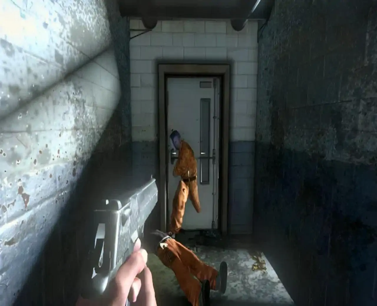 逃离可怕的鬼屋