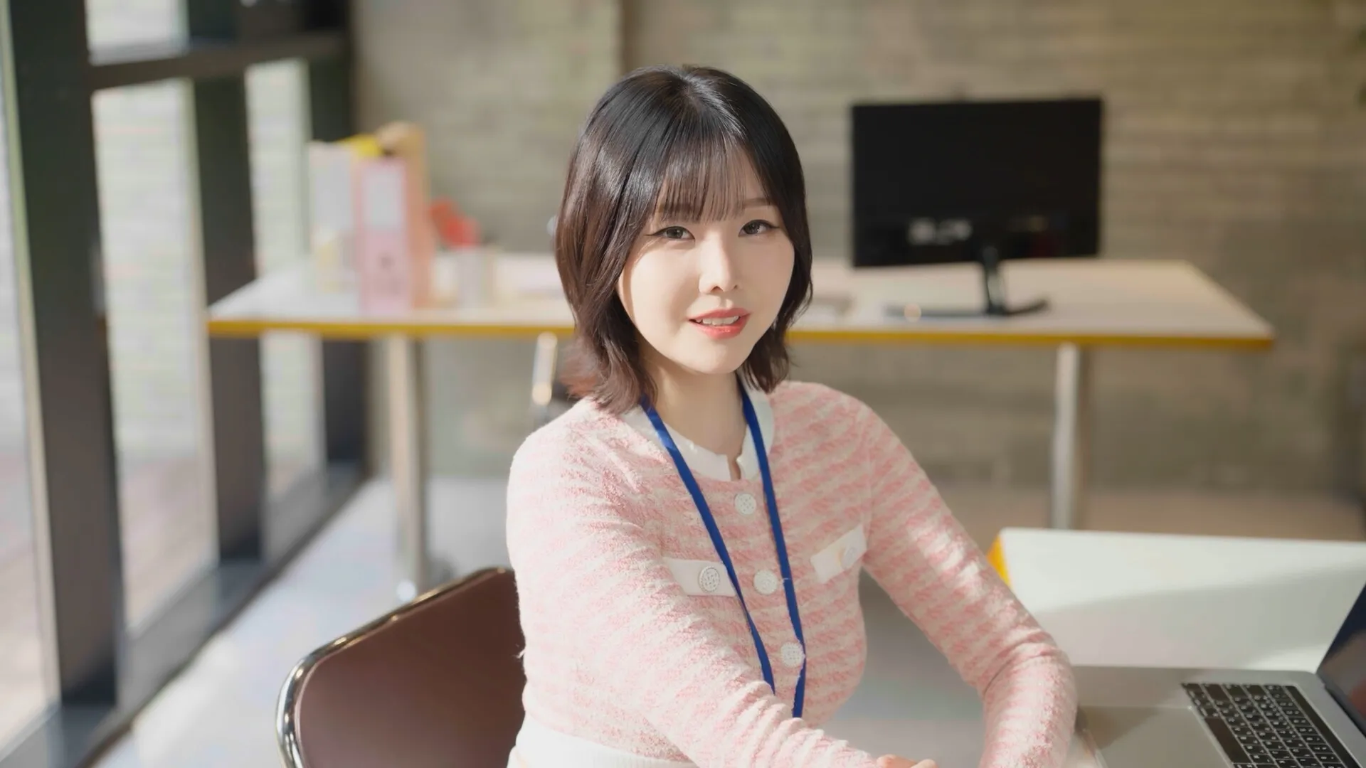 嘘, 美女拍摄中（闪迹云游戏）